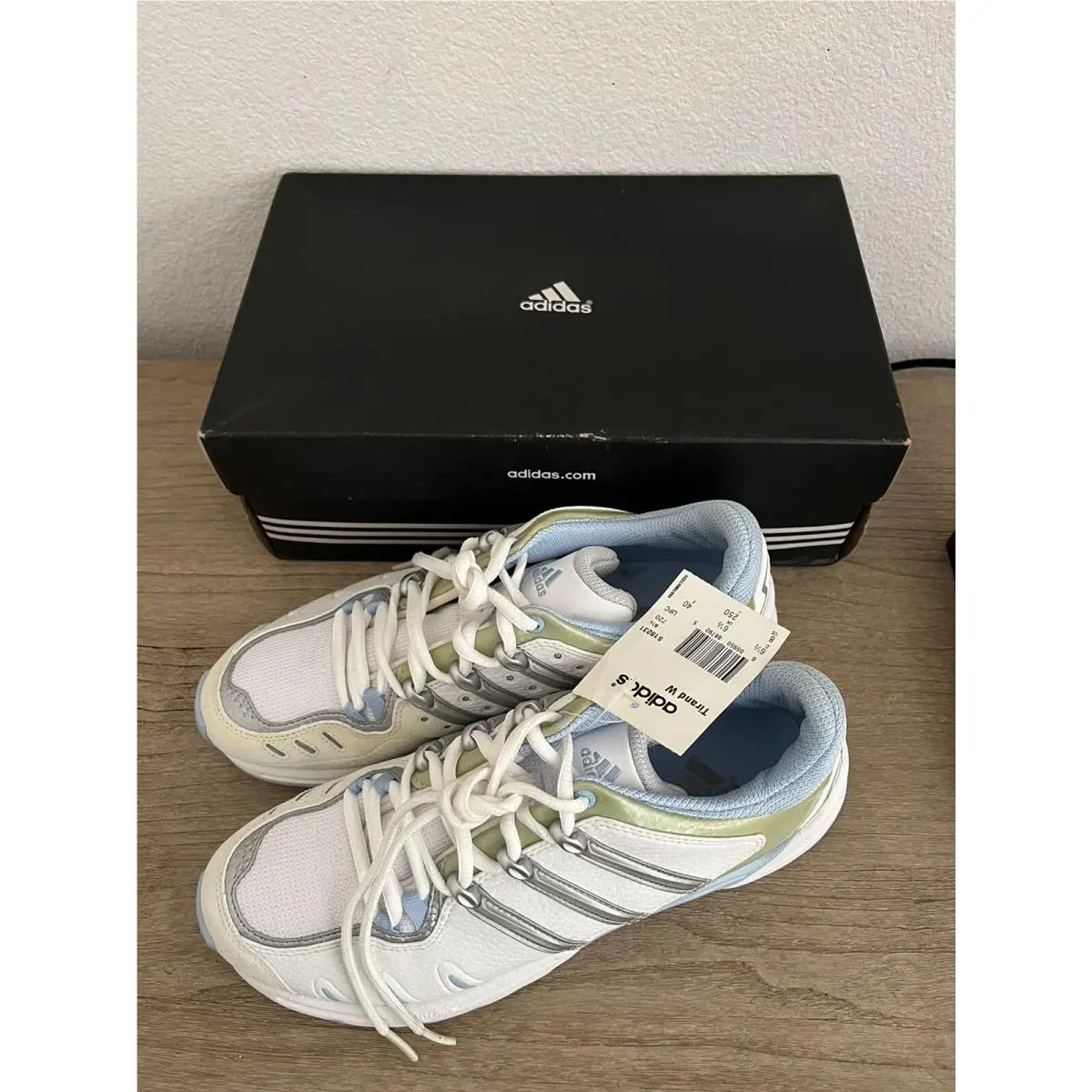 Women’s Adidas Tirand w Tennis Sneakers Shoes Size 8