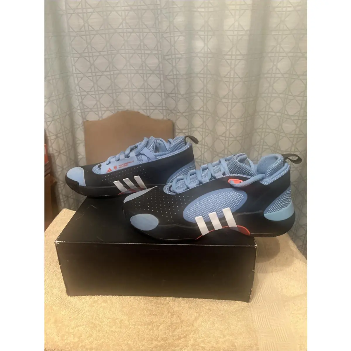 IE8328 Mens  D.o.n. Issue 5 Size 11 by Adidas