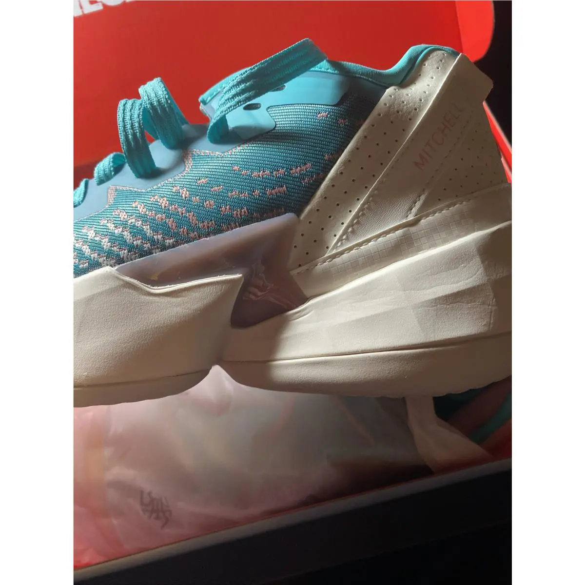 Adidas shoes - adidas D.O.N. Issue - Issue - LRI16 - PANTON TAUMET WHITE (UPC: 195748472315) 1