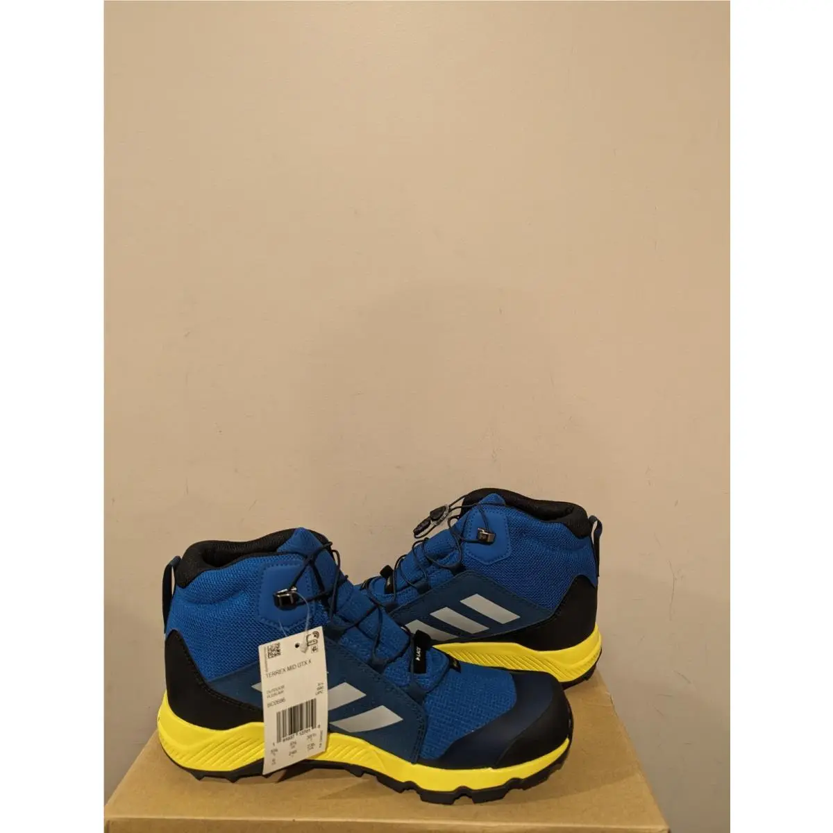 Adidas shoes - Navy (UPC: 737045422596) 0