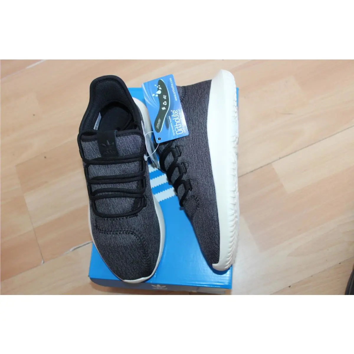 Womens Adidas SZ 6 Shoes Tubular CQ2460