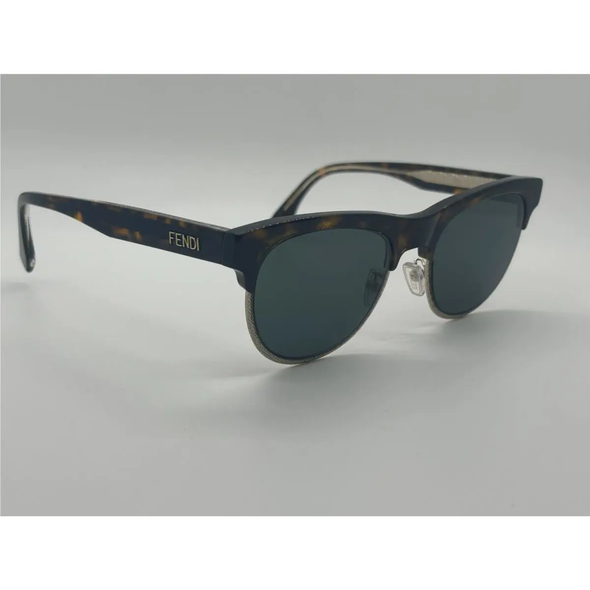 Fendi Sunglasses FE40105U 52N Brown Sunglasses 51-20-150mm Comes w/ Full Set