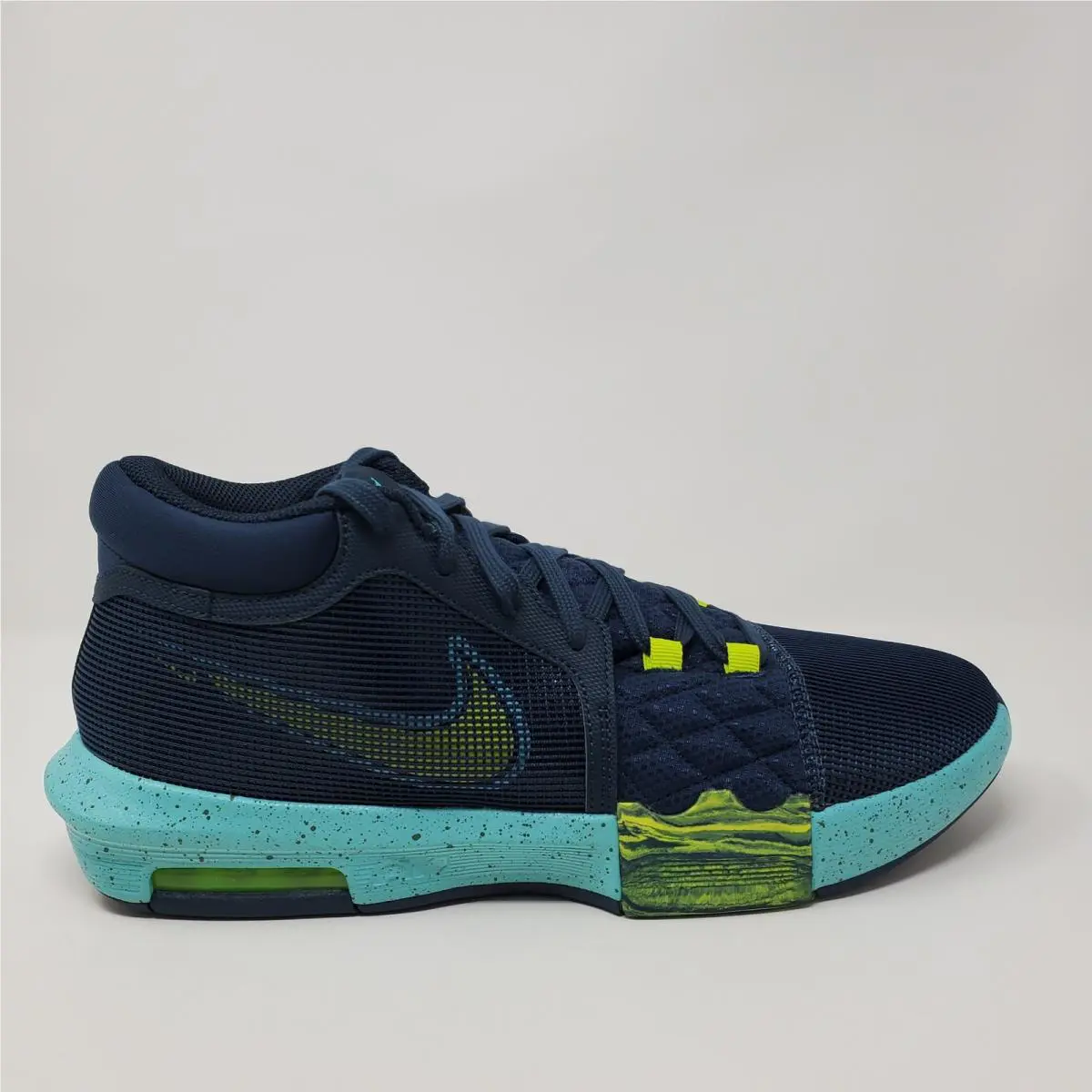 Nike shoes - LeBron Witness 8 - LeBron Witness - FB2239-402 - Blue 2