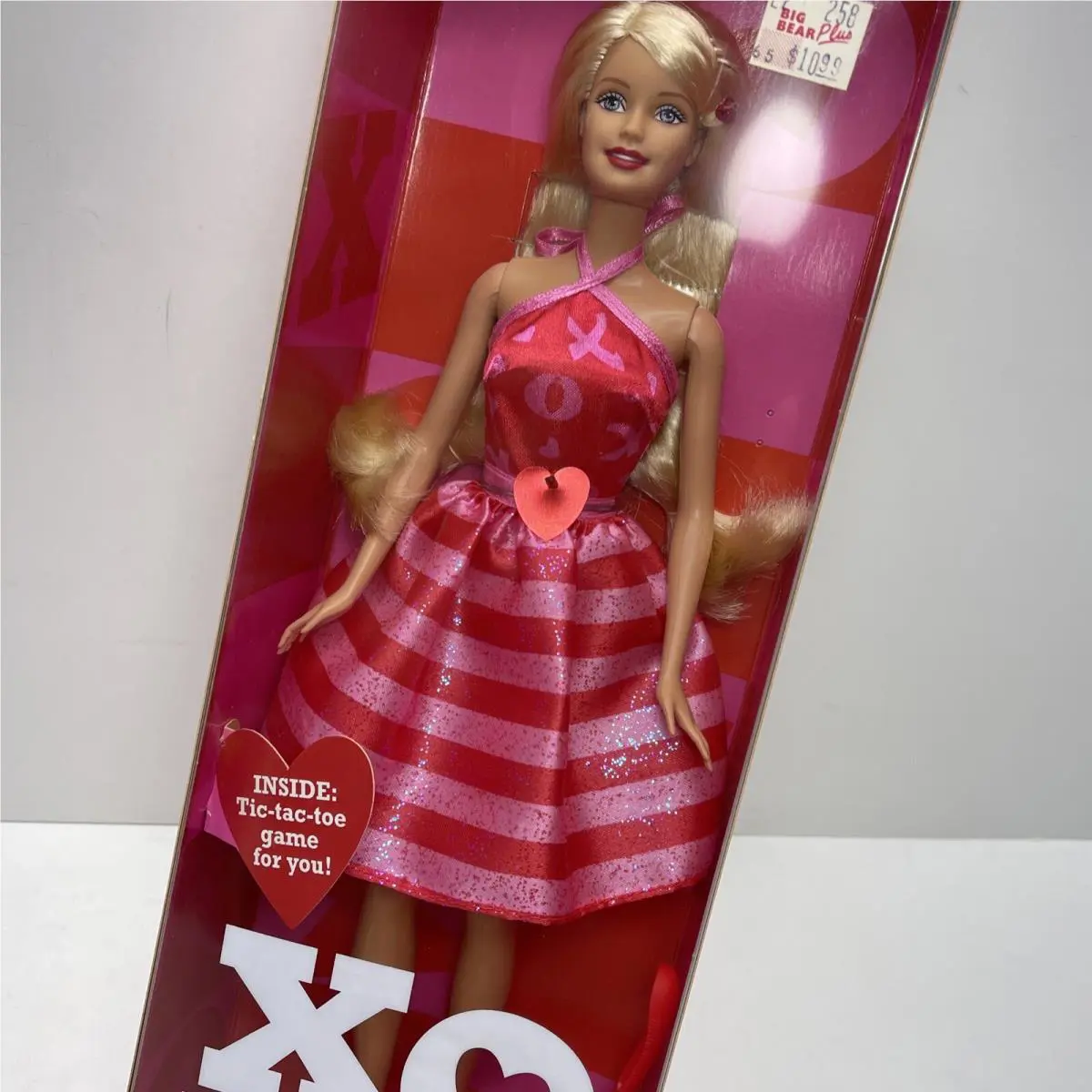 XO Valentine Barbie Doll w/ Tic-tac-toe Game 55517 Mattel Vintage 2002