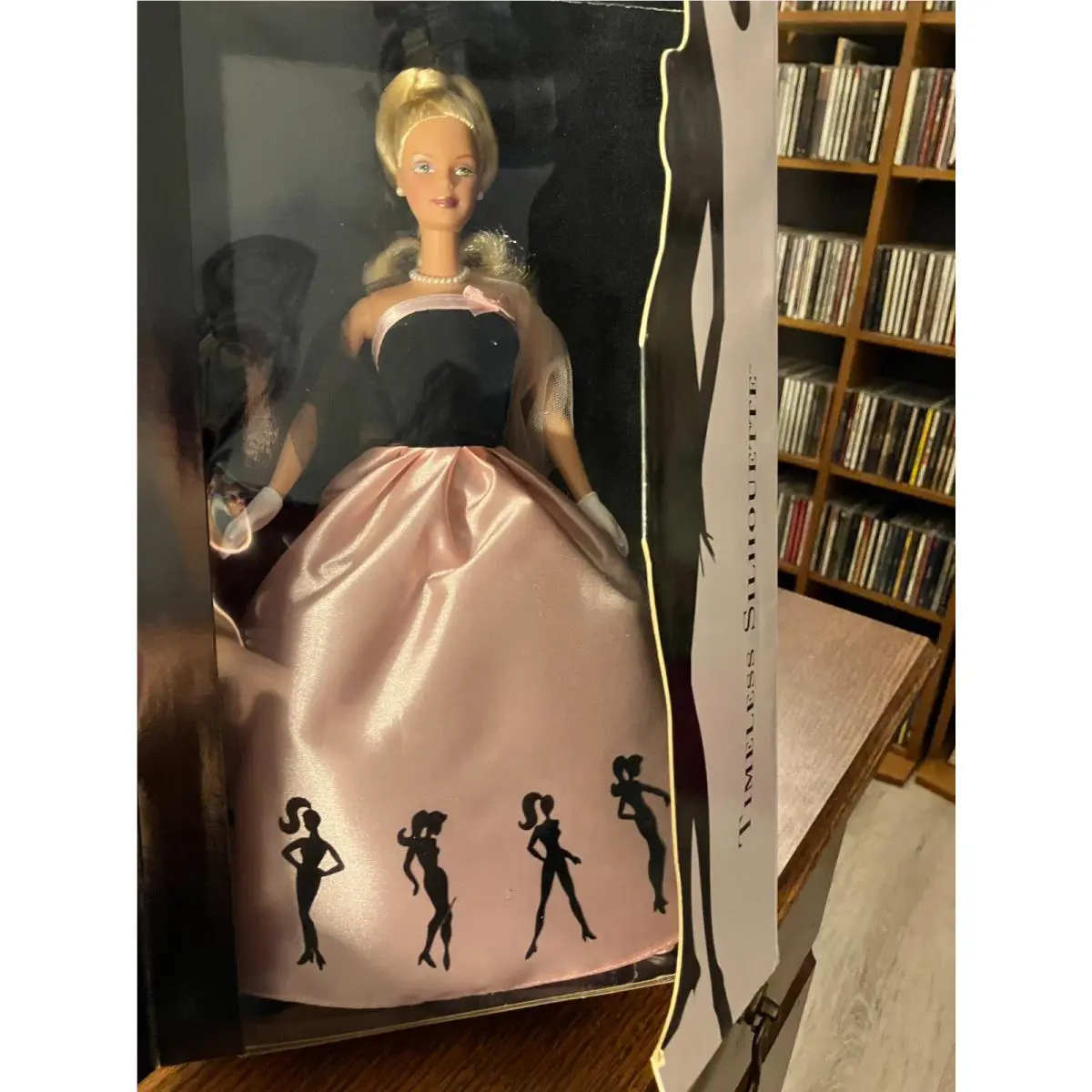 Vintage 2000 Barbie Timeless Silhouette 29050 Mattel Nrfb