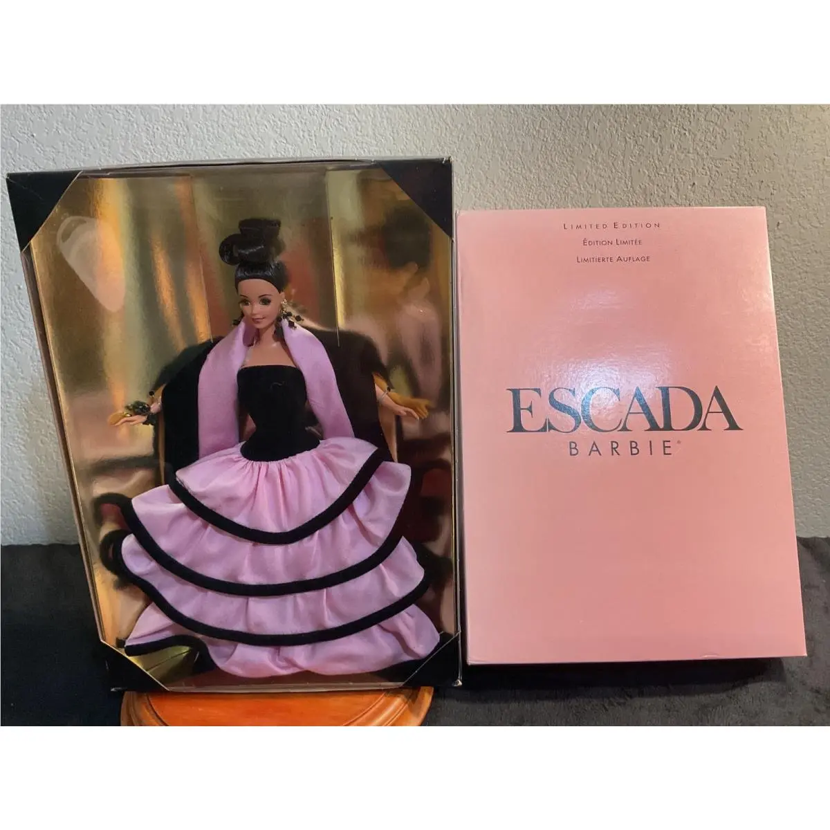 Vintage 1996 Escada Barbie Limited Edition Nrfb Hard To Find Rare 159