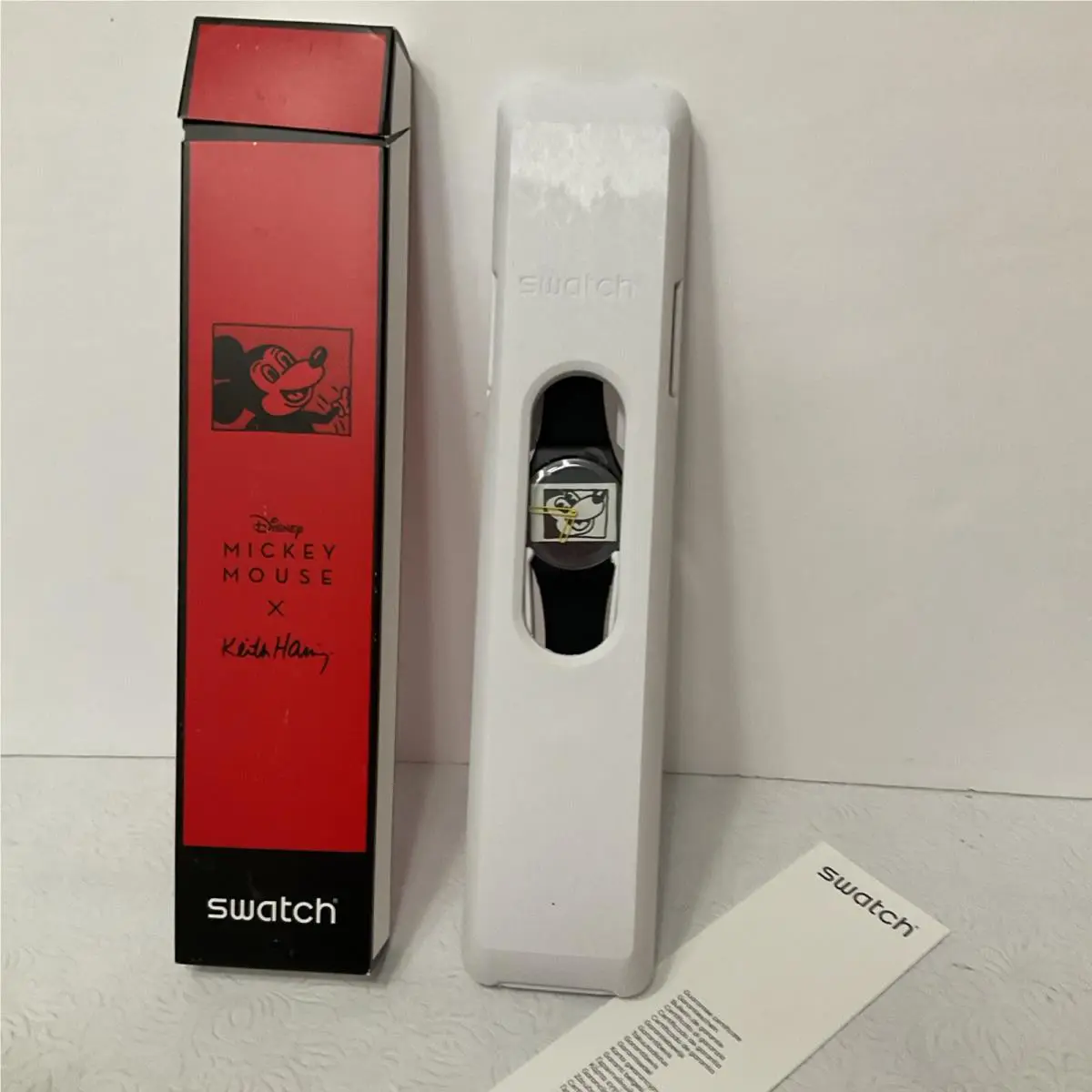 Swatchwatch Mickey Blanc Sur Noir”keith Haring/disney SUOZ337 Black