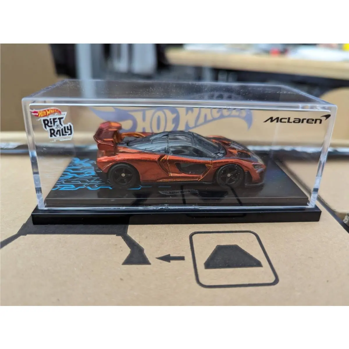 Hot Wheels Rift Rally Collectors Edition Mclaren Senna R Car +display Case Only