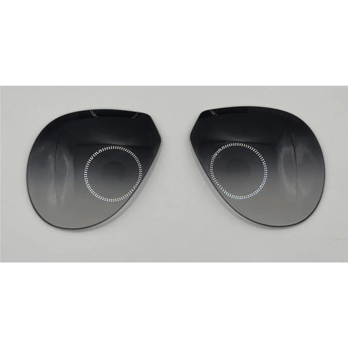 3695 - Tom Ford 1060 Xavier Gray Gradient Both Lenses