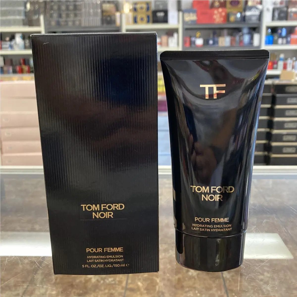 Tom Ford Noir Pour Femme Hydrating Emulsion 5 OZ 150 ML