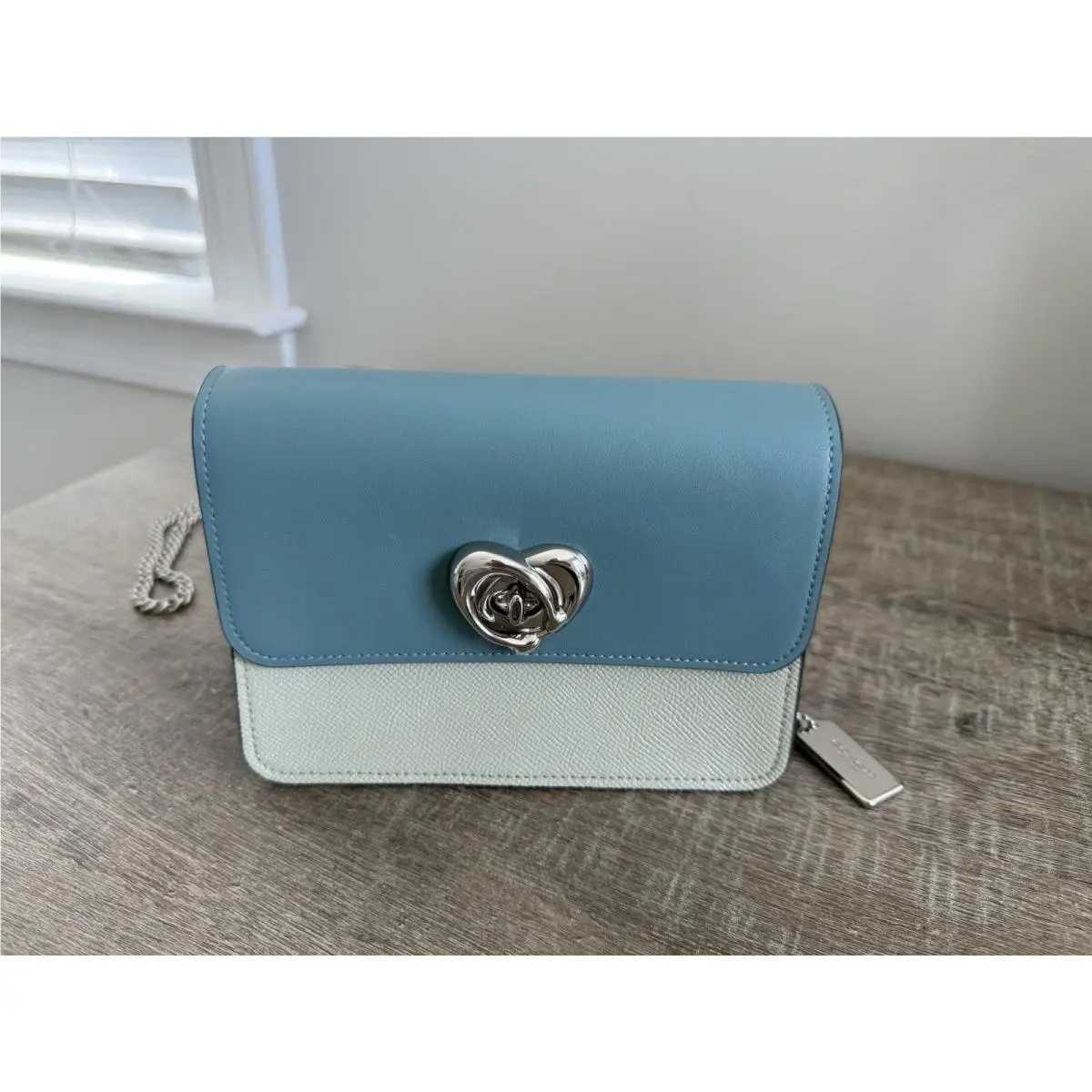 Coach Bowery Crossbody IN Colorblock with Heart Turnlock F44963