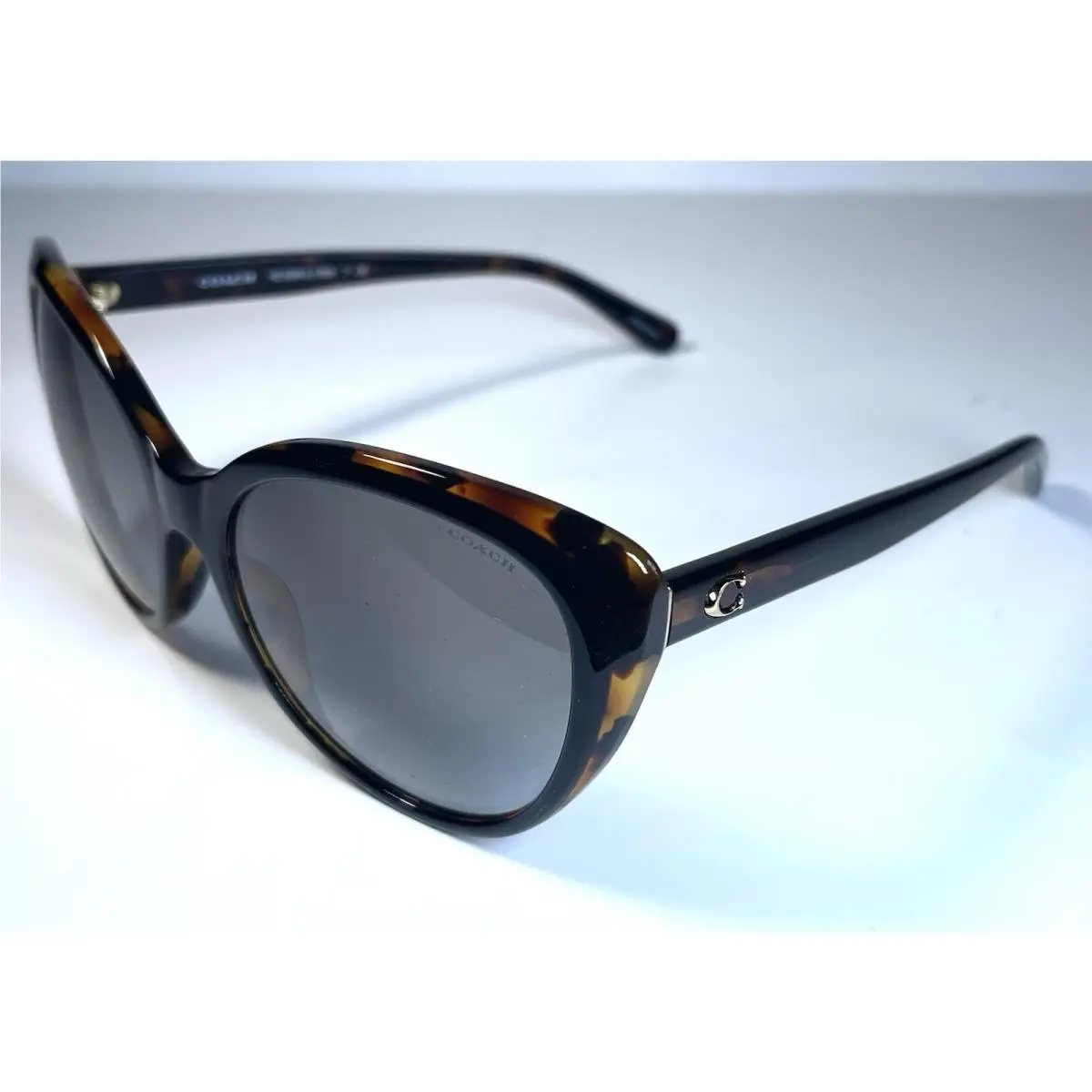 Coach Brown Tortoise Cat Eye HC8260 Sunglasses + Case