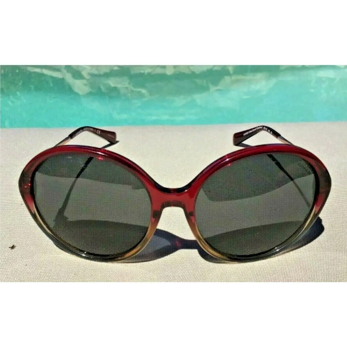 Coach Womens Sunglasses Case Red Sand Gradient HC8214 L1650 140 Temple