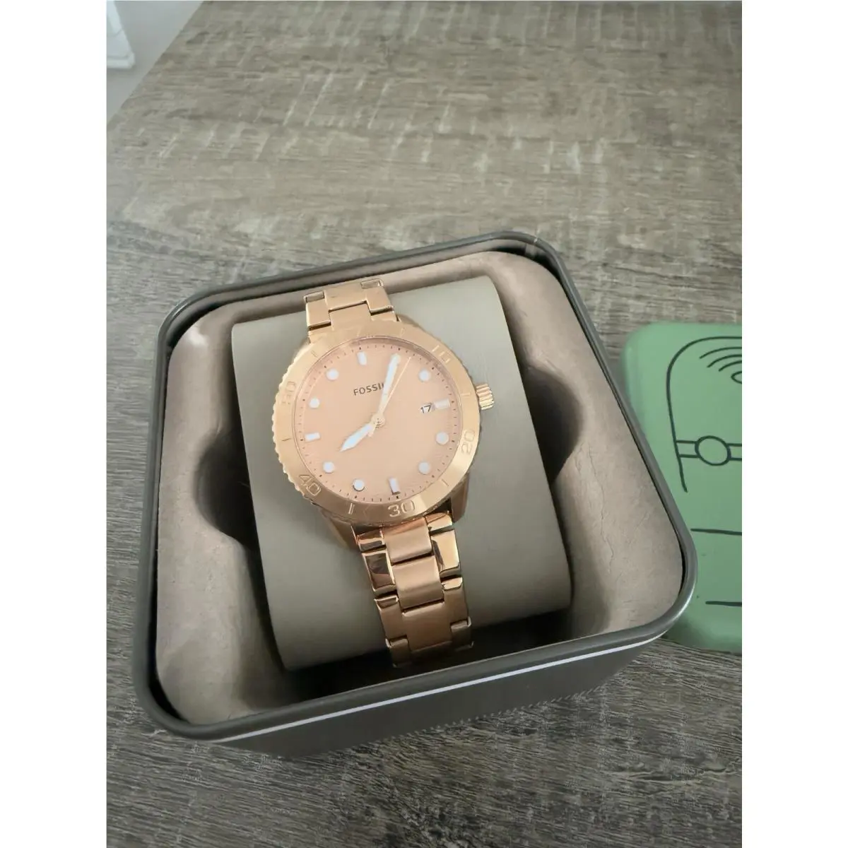 Fossil Dayle Rose Gold Silver Crystals Women`s BQ3596 Watch