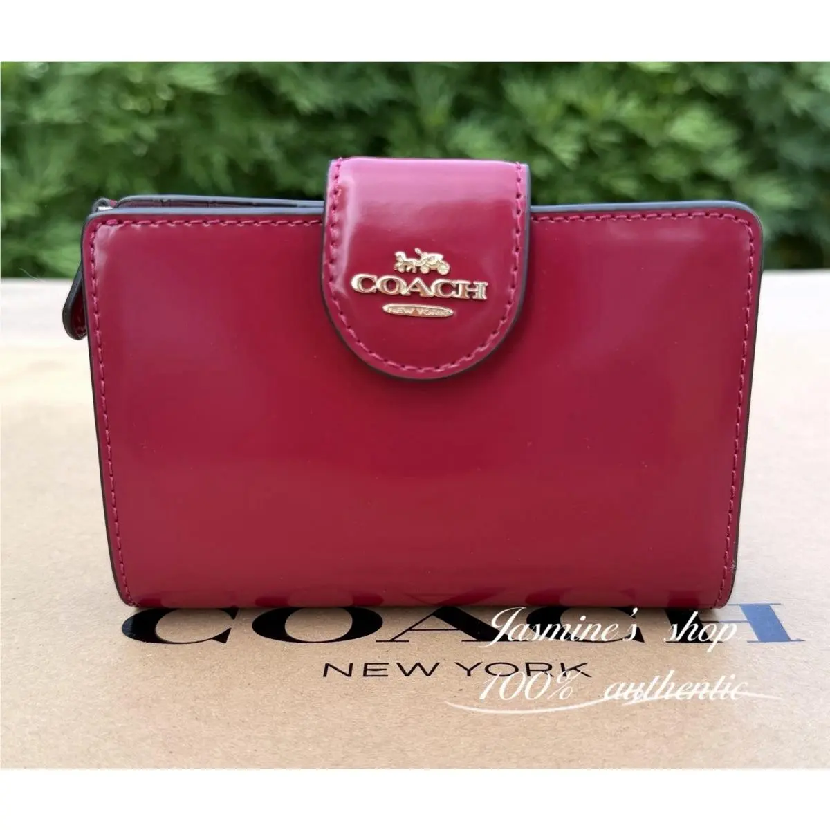 Coach CW526 Medium Corner Zip Wallet Gold/ruby Leather