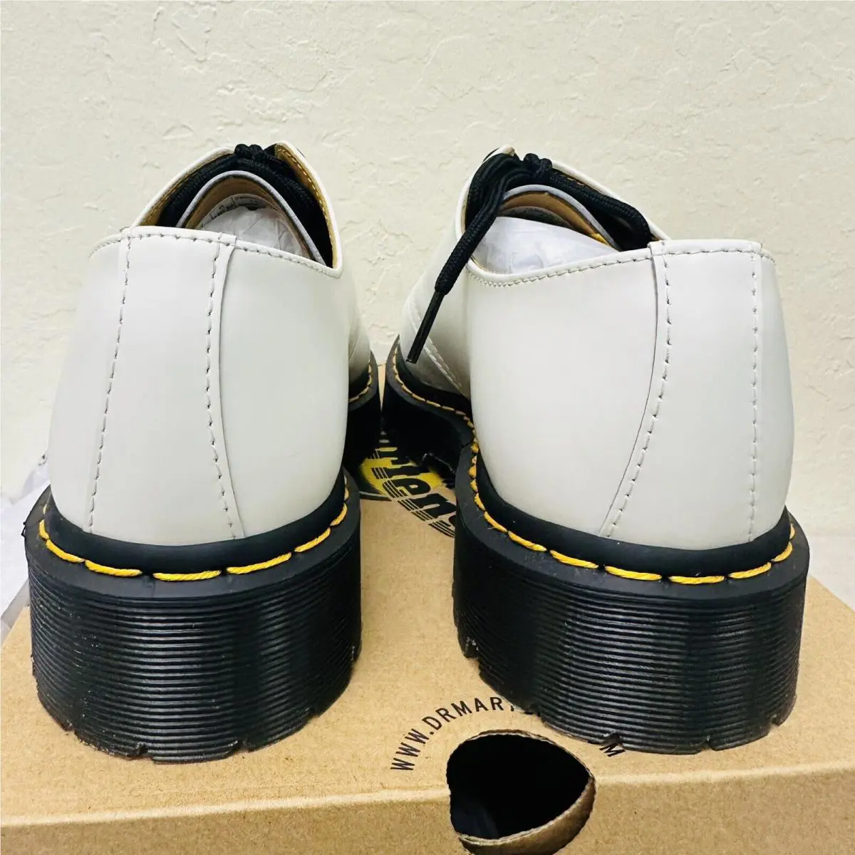 Dr. Martens shoes - White 2