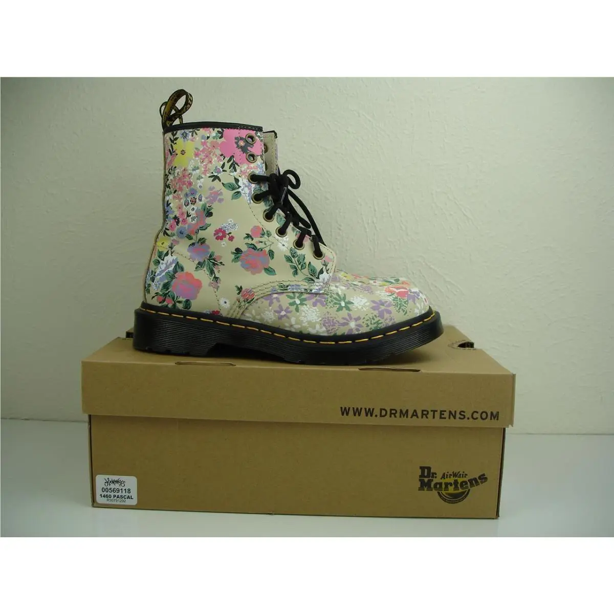 Dr. Martens shoes - Dr. Martens 1460 - Martens - Beige, Manufacturer: Beige 1