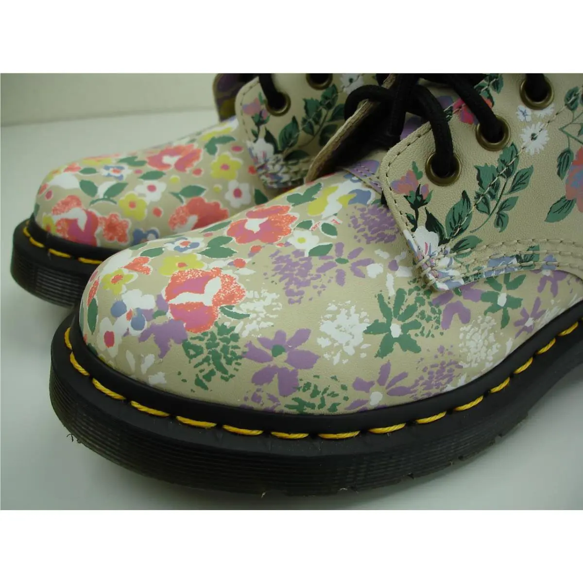 Dr. Martens shoes - Dr. Martens 1460 - Martens - Beige, Manufacturer: Beige 5