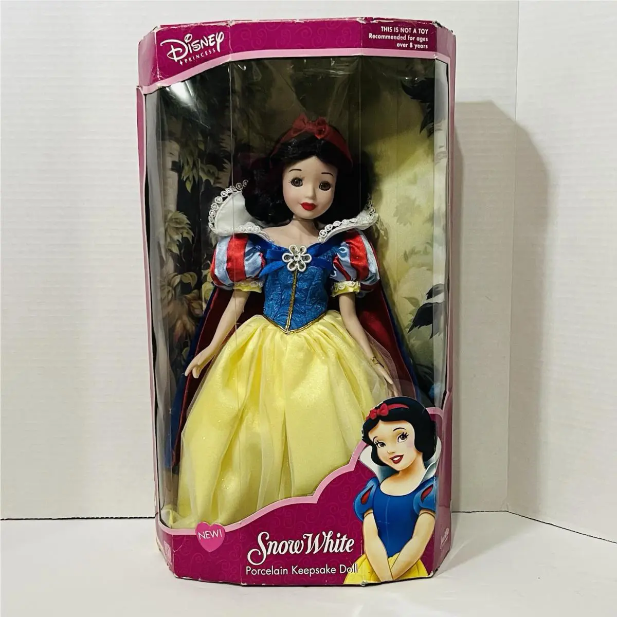 Disney Princess Snow White 14 Porcelain Keepsake Doll in Box