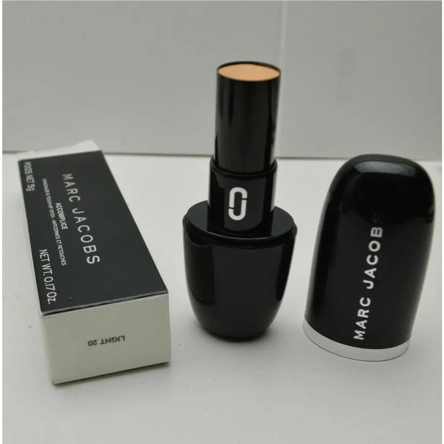 Accomplice Concealer Touch-up Stick 5g. /0.17 oz Light 20 - light with cool undertones by Marc Jacobs