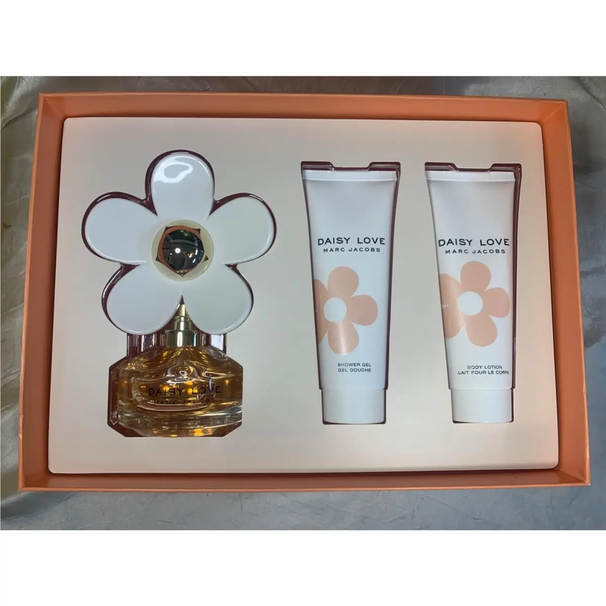 Daisy Love 75ML Body Lotion/ 50ML Edt Spray/ 75ML Shower Gel by Marc Jacobs
