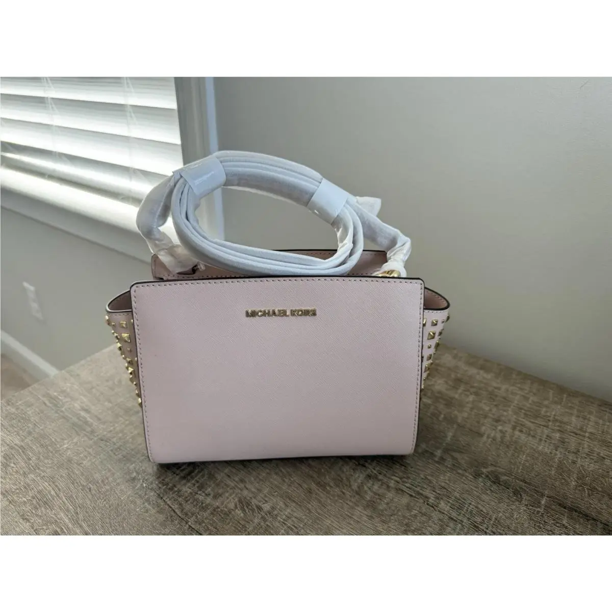 Michael Kors Selma Stud Medium Messenger Bag