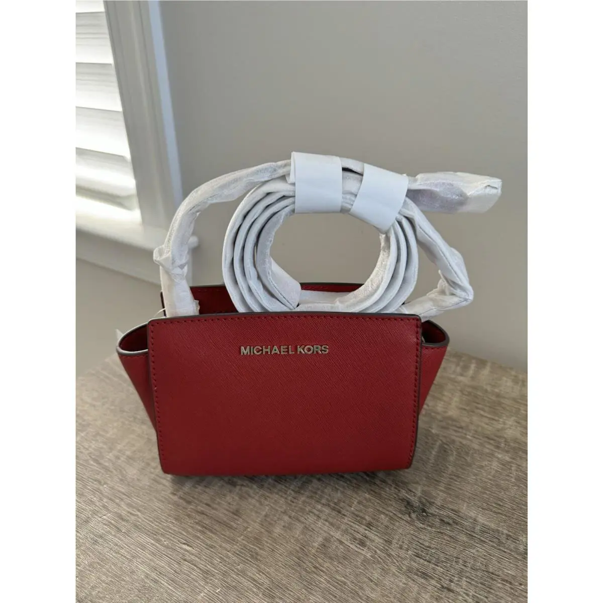 Michael Kors Selma Mini Messenger Leather Crossbody Bag Scarlet