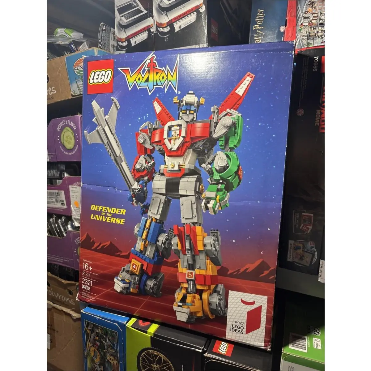 Lego Ideas: Voltron 21311 in Dented Creases on Box