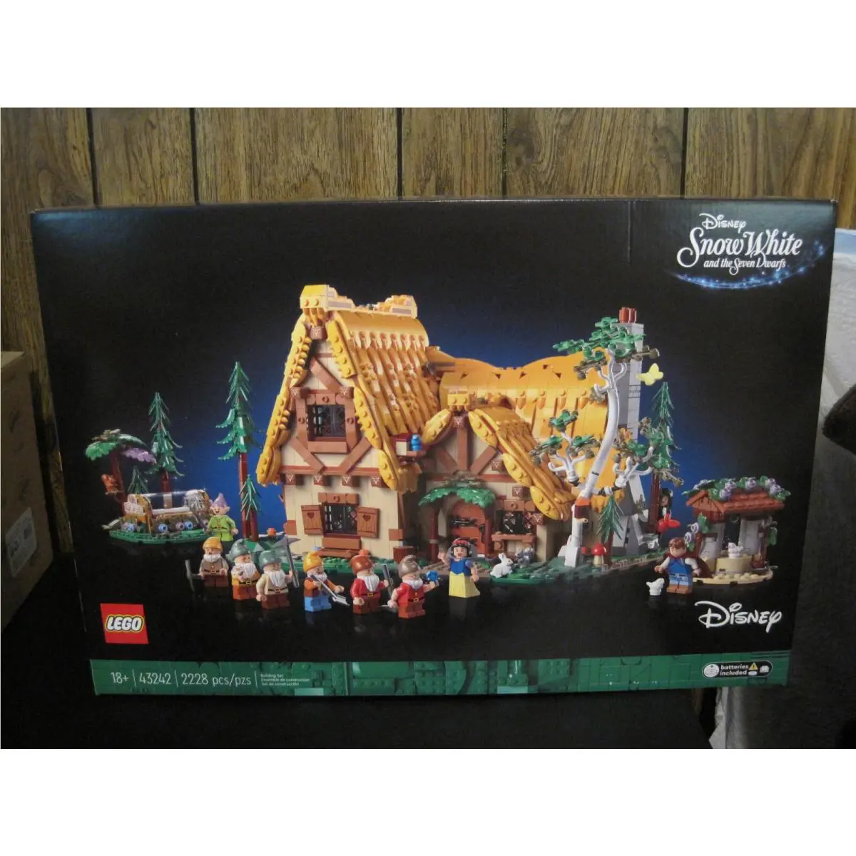 2024 Lego 43242 Disney Snow White The Seven Dwarfs Cottage
