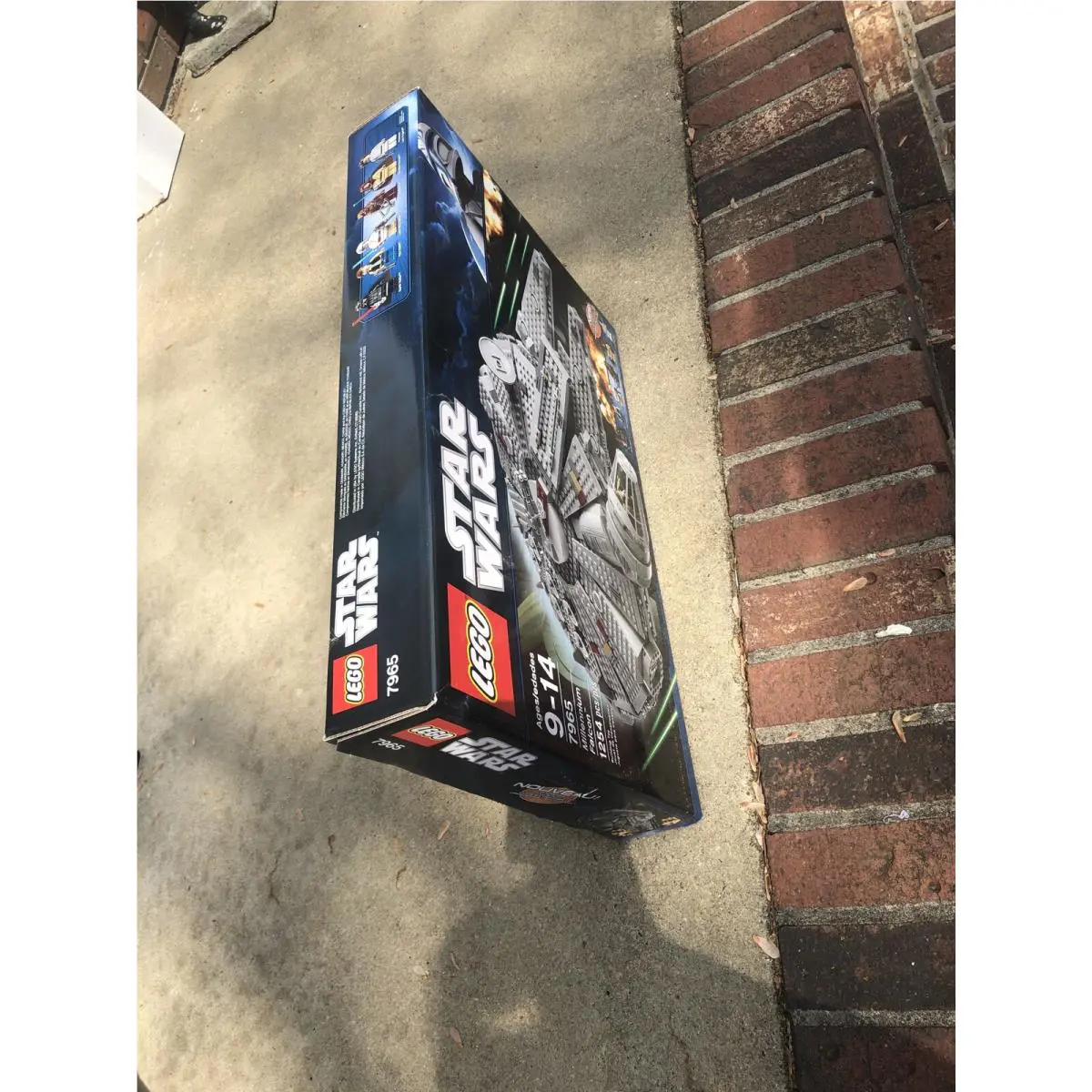 Lego Star Wars 7965 Millennium Falcon Wear Crack Outer Box