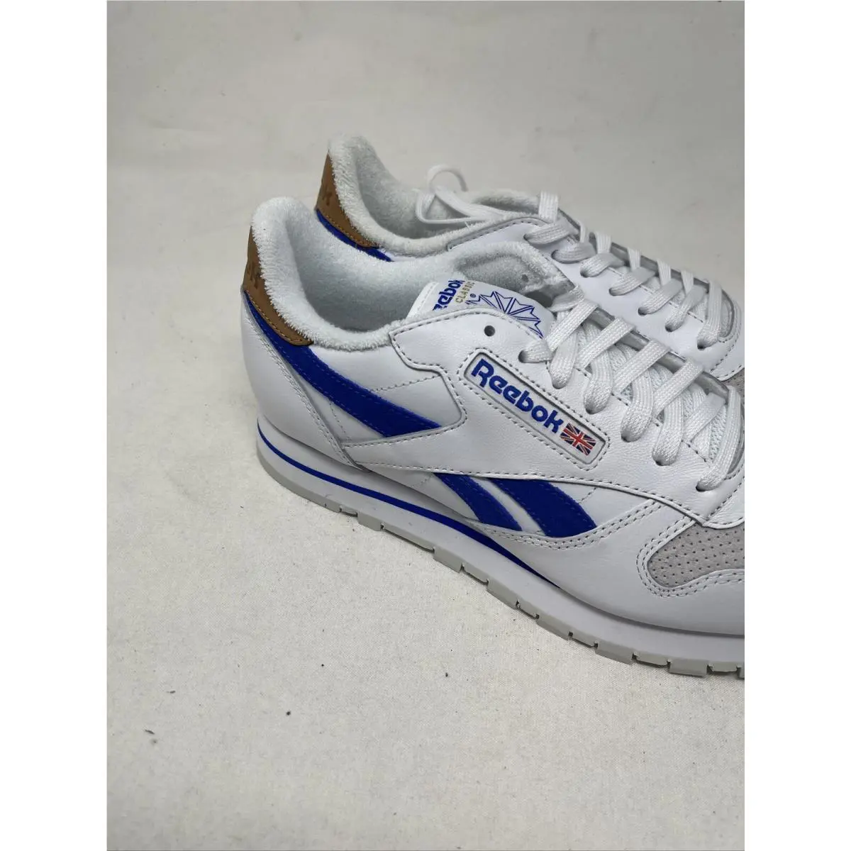 Reebok shoes - Reebok Cl - White 1