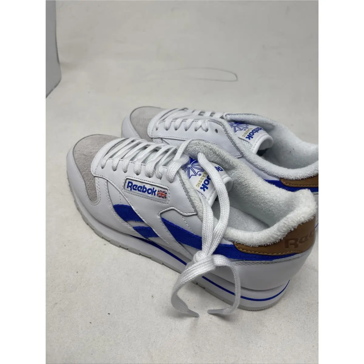 Reebok shoes - Reebok Cl - White 4
