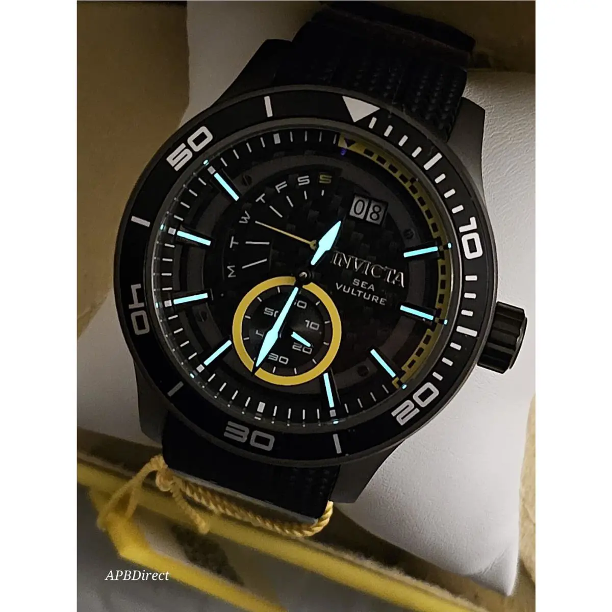 - Sea Vulture - Swiss 7004.P - 54mm Carbon Fiber Dial - Mens Watch by Invicta