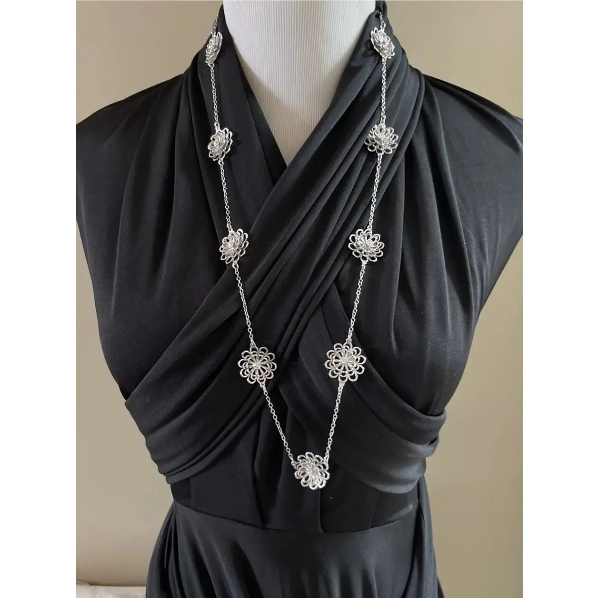 Kate Spade New York Flower Station Scatter Necklace 32” W Pouch Silver Tone 205