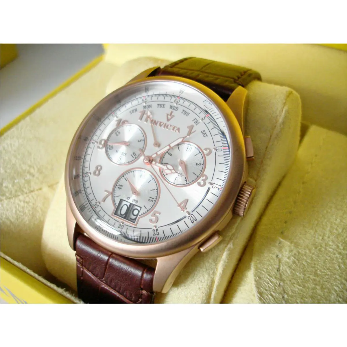 Invicta Men`s 10761 Vintage Chronograph Silver Tone Dial Watch