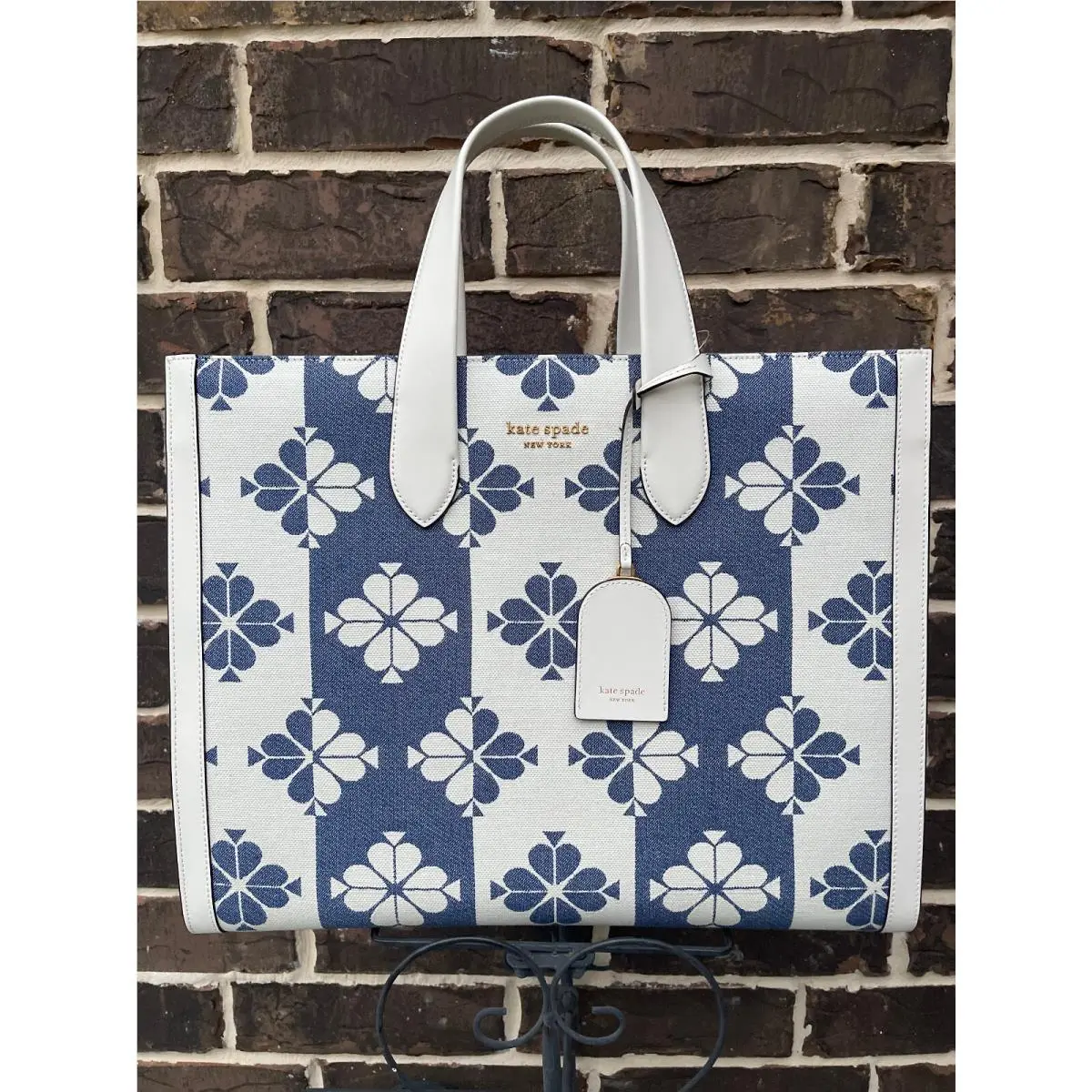 NWT$498 Kate Spade Oversized Spade Flower Manhattan X Large Tote Halo White Blue