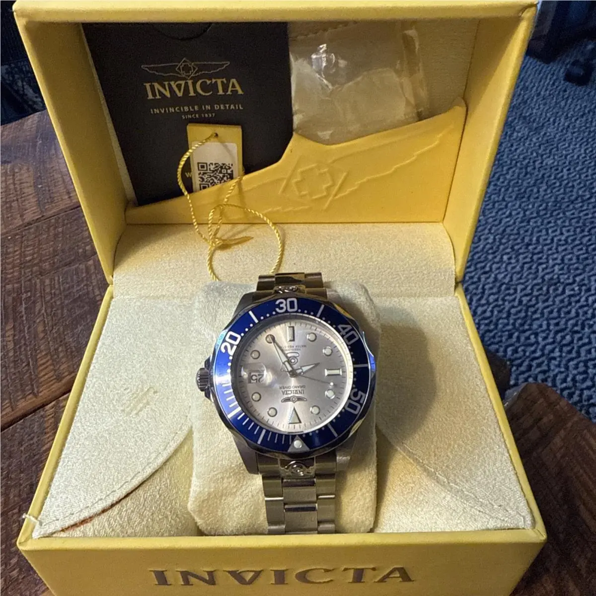 Invicta Men’s Watch - Grand Diver Automatic - Model 3046 - Dial: Silver, Band: Silver, Bezel: Blue, Silver