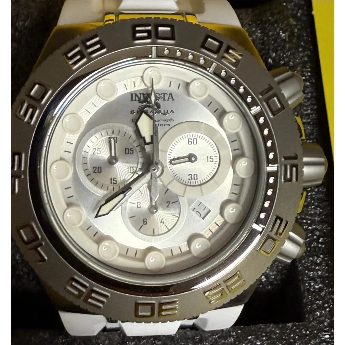 Men`s Invicta 1536 Subaqua White Polyurethane Strap White Chronograph Dial Watch