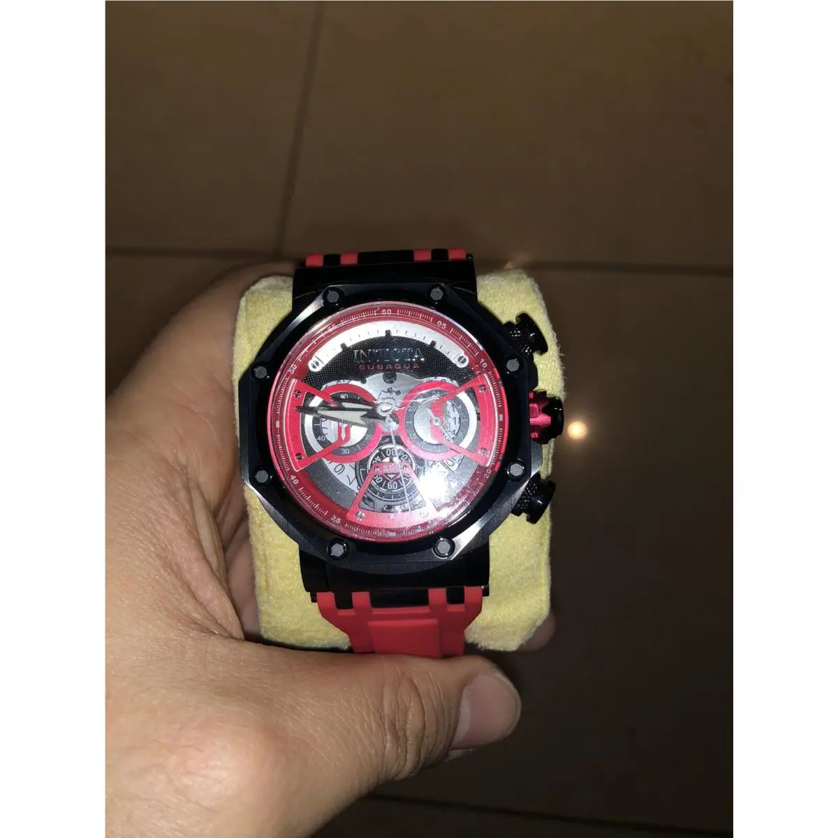 Invicta Mens Watch Red Black 32192