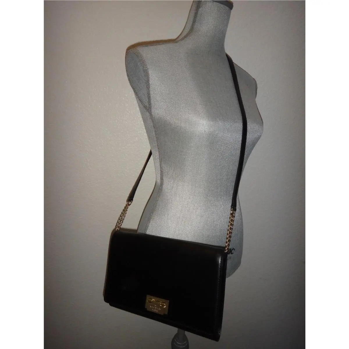 Kate Spade New York Women`s Black Leather Crossbody Shoulder Bag Gold Chain Logo