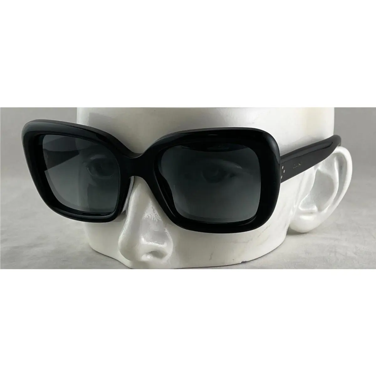 Celine Paris CL40162I CL 40162I 01B Black Sunglasses 57-20-145
