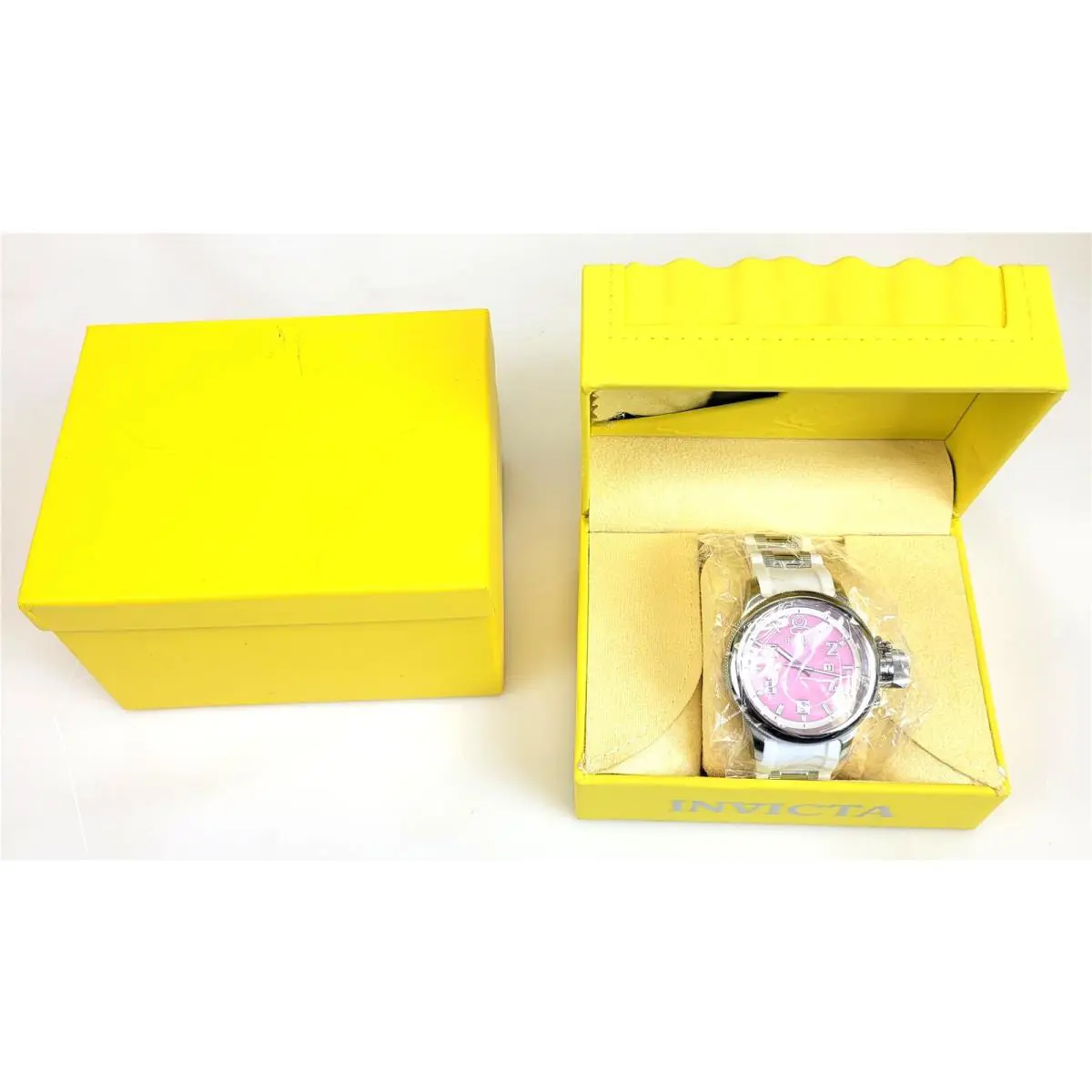 Invicta Pro Diver Men 38679 51mm Stainless Steel Quartz Pink Watch T670F