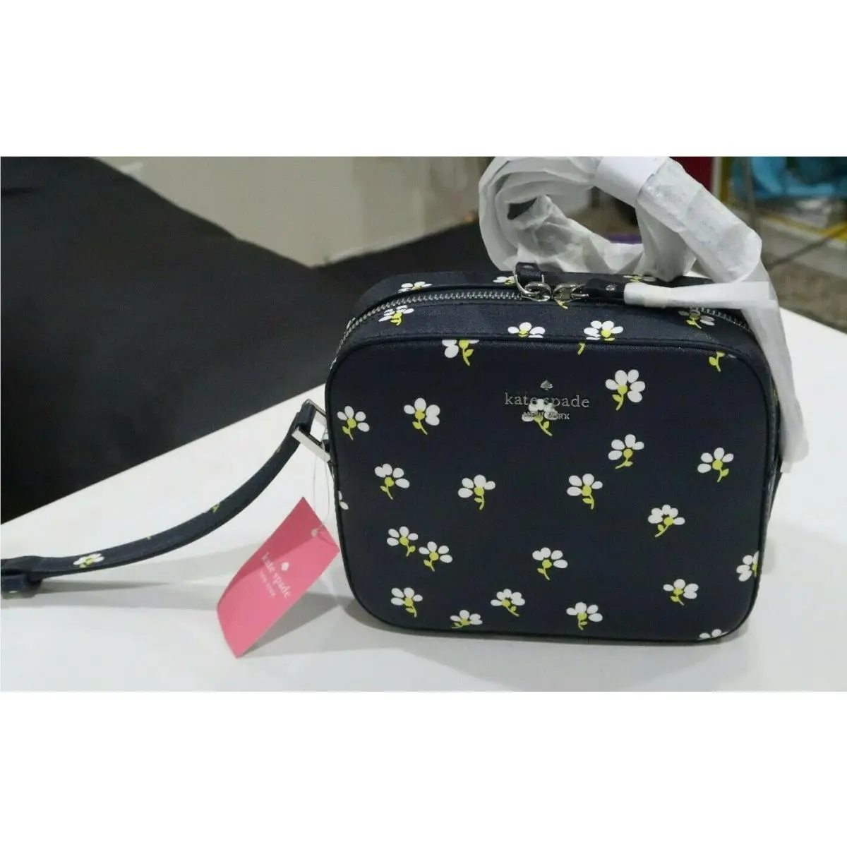Kate Spade Newbury Lane Daisy Toss Cammie Crossbody Black with Daisies