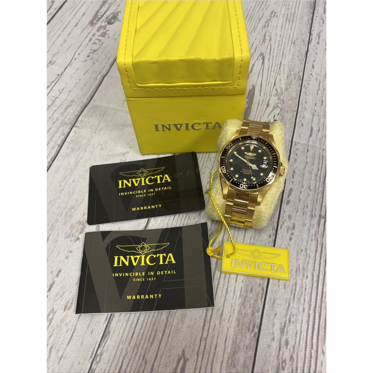 Invicta Pro Diver Black Dial Yellow Gold-plated Men`s Watch 17051
