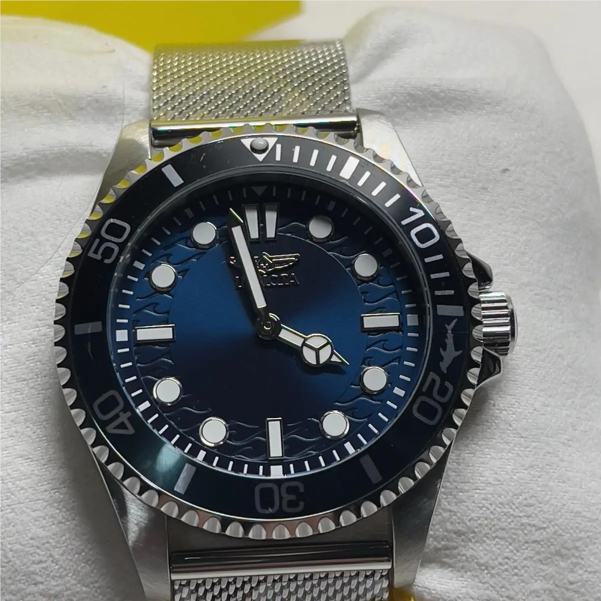 Pro Diver Men’s 43mm Quartz Blue Dial SS Mesh Bracelet Watch 47173 by Invicta