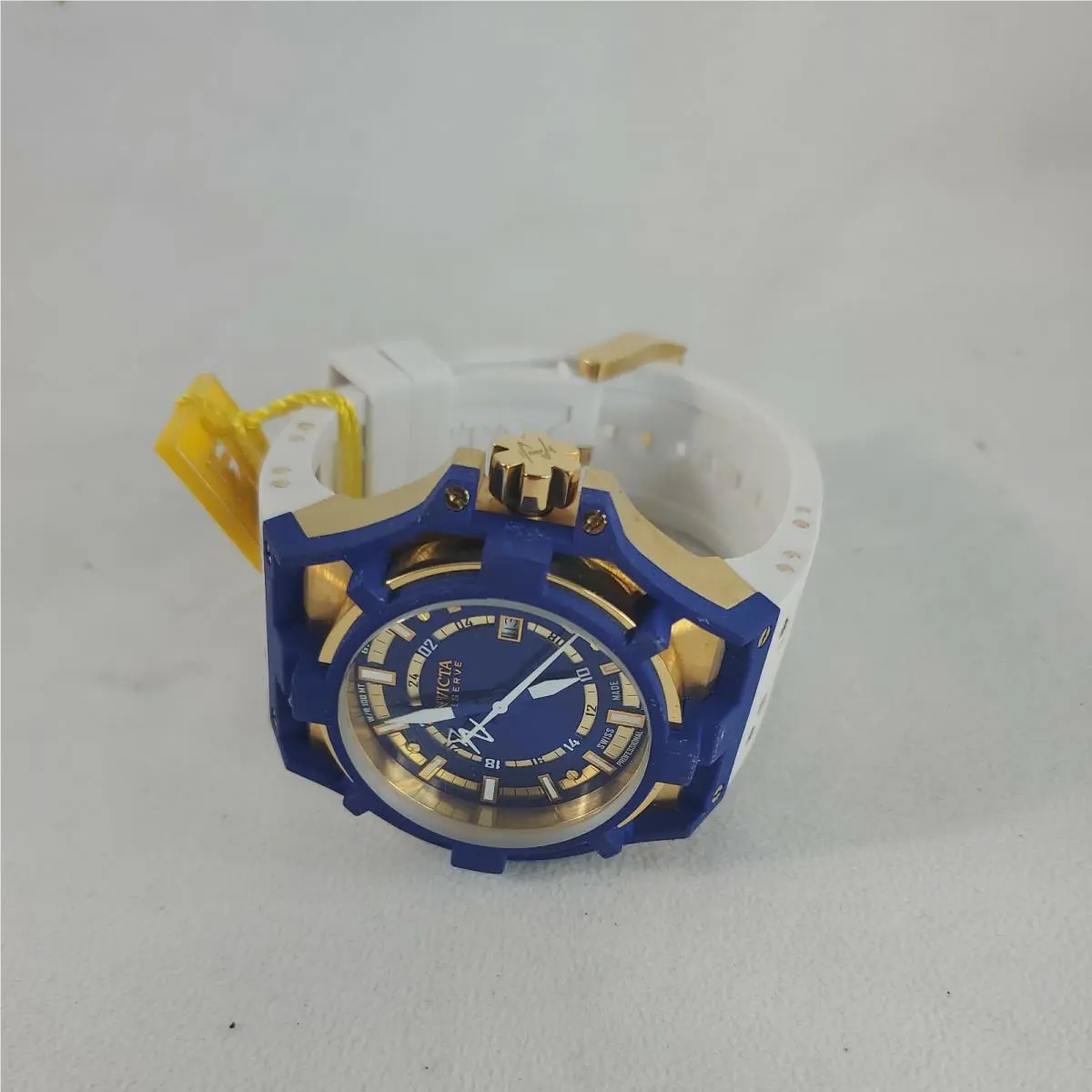 Invicta Reserve Akula II Men Model 0629 - Men`s Watch Quartz