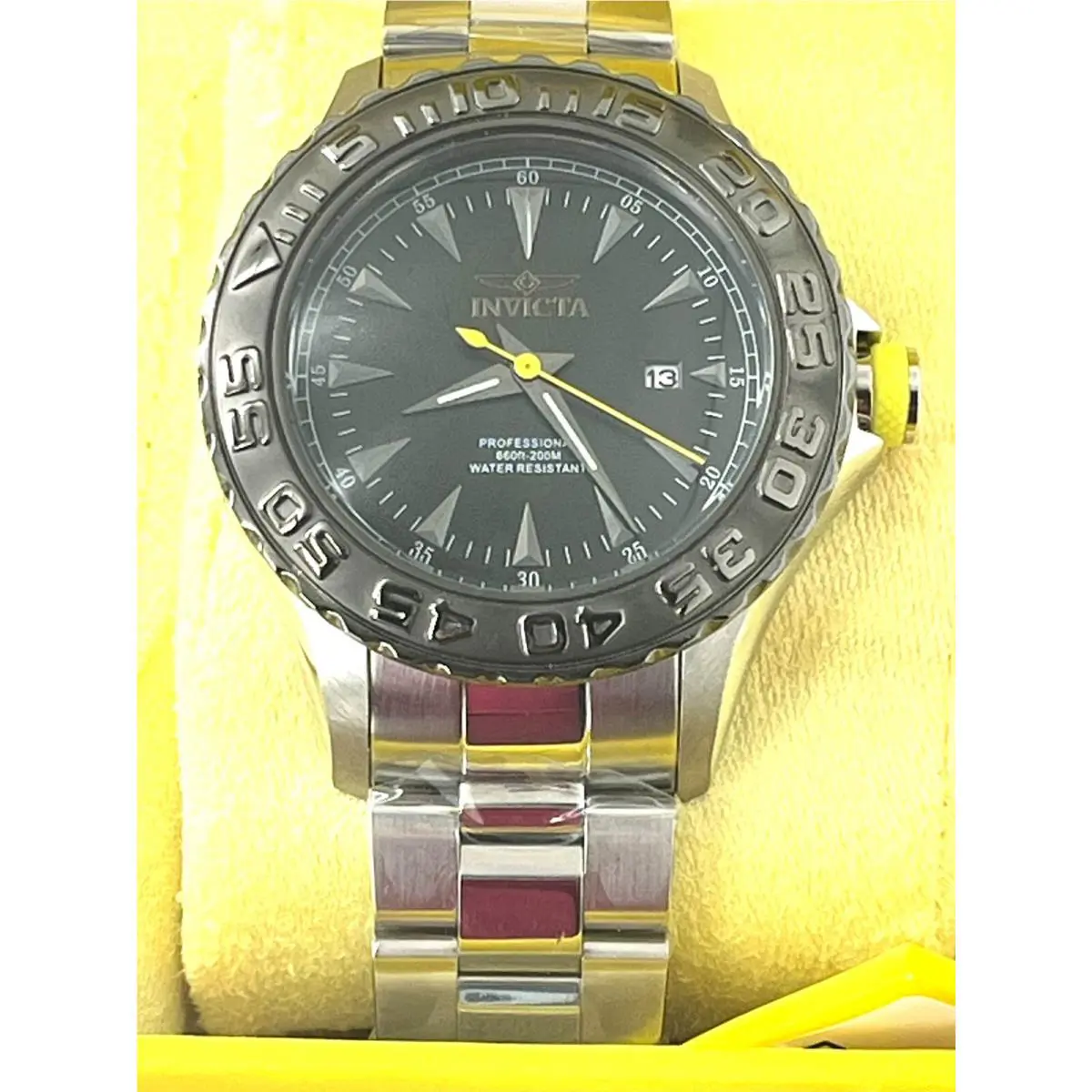 Mens Invicta 17557 Pro Diver Black Dial Steel Bracelet Watch