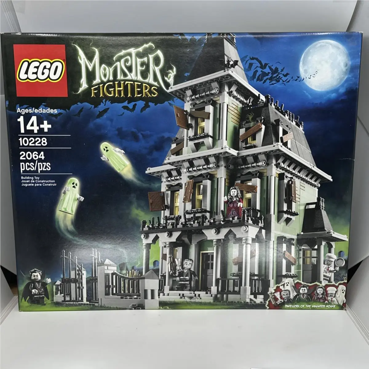 Lego Monster Fighters: Haunted House 10228 –