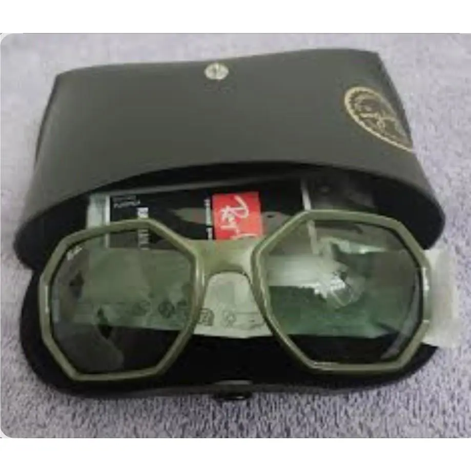 Green Ray-ban 59mm Square Sunglasses RB4337 with Case and Cleaning Cloth