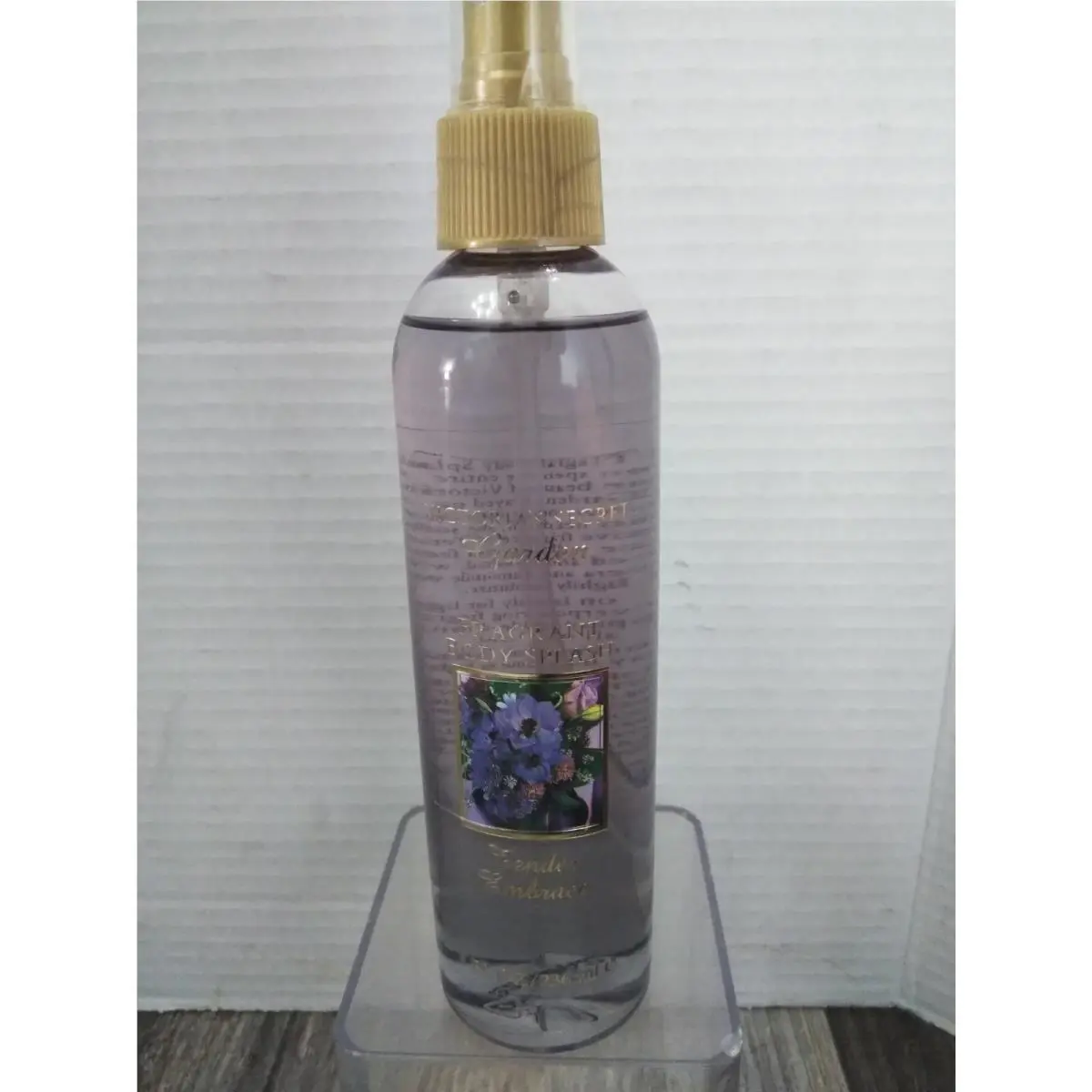 Vtg. Victoria`s Secret Garden Tender Embrace 8.oz Fragrant Body Splash